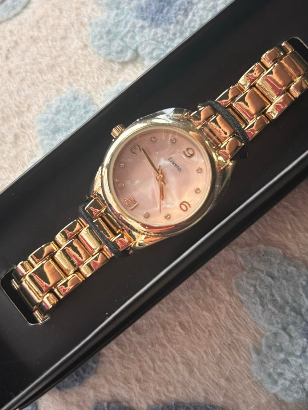 Avon Watch - Picture 2 of 2